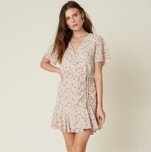 BB Dakota Flower On Bubble Crepe Mini Dress Size 6
